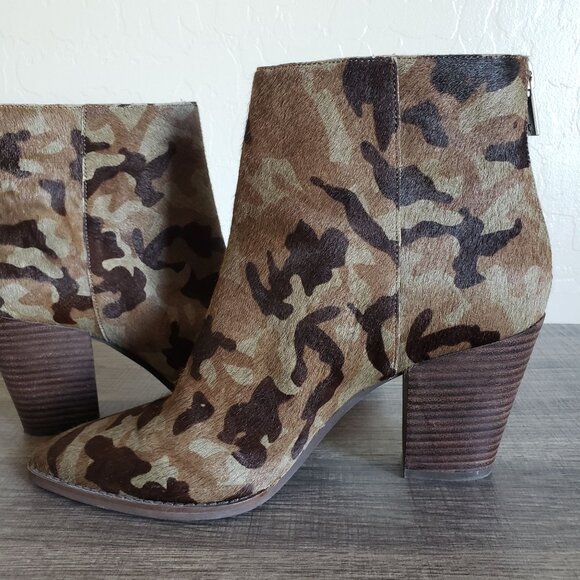 Lucky Brand Adalan Calfhair Bootie Camo Green Women's 9 Pointed Toe Ankle Boots - Picture 7 of 12